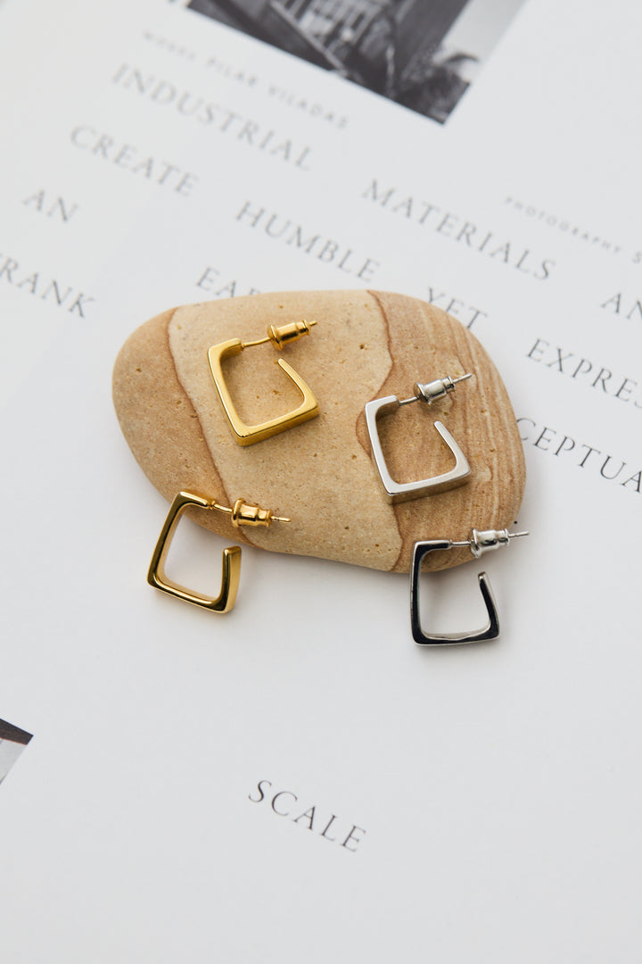 ソフトスクエアピアス