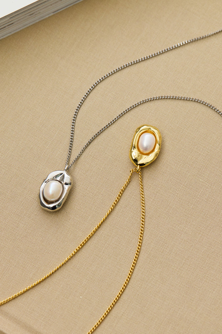 メタルプレートパールネックレス