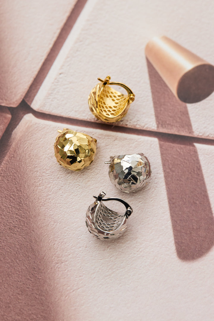 メタリックボールピアス