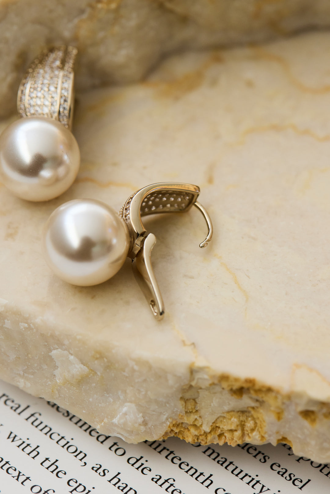 パール×ビジューフープピアス