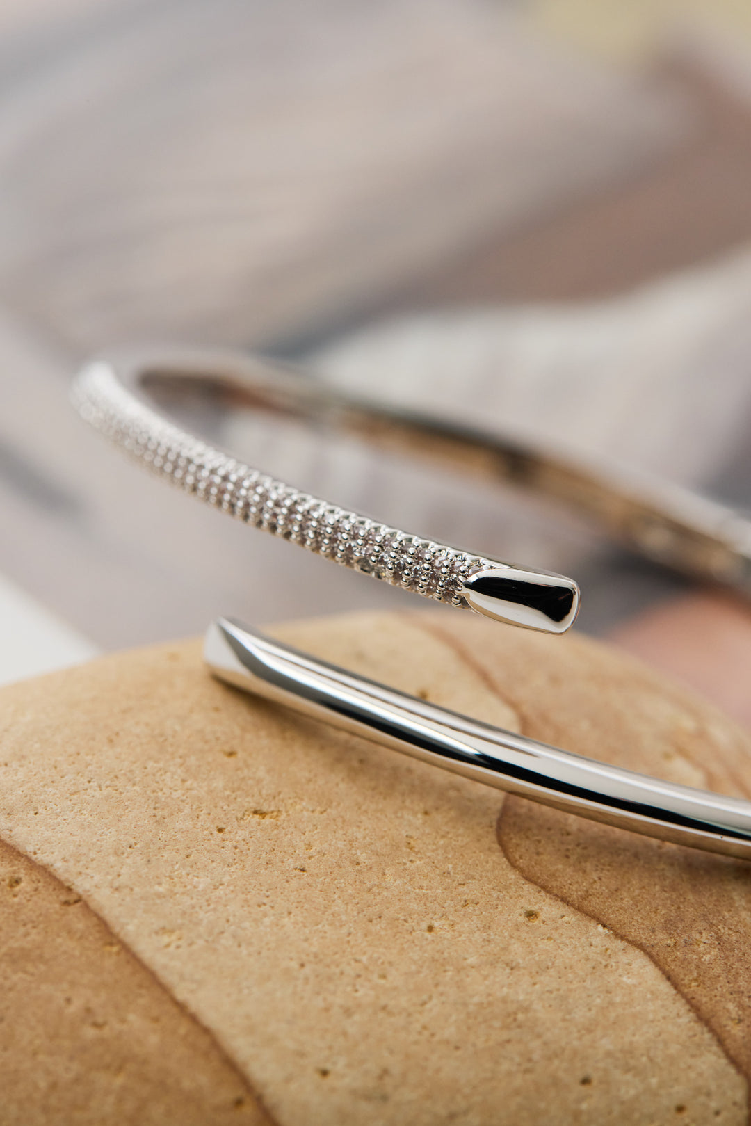 ストーンオープンバングル