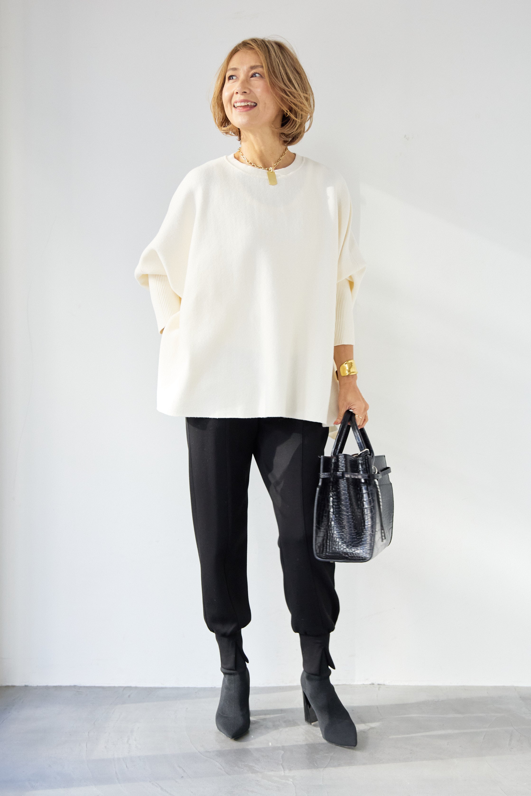 PLUS OTO.HA.  ウォッシャブルポンチョニット  白 ウォッシャブルポンチョニット – plusotoha