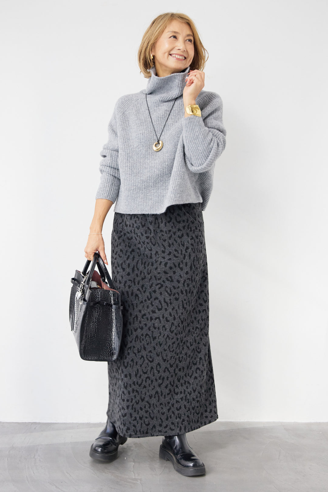 ウール混リブタートルショートニット