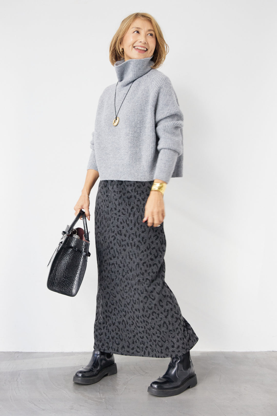 ウール混リブタートルショートニット