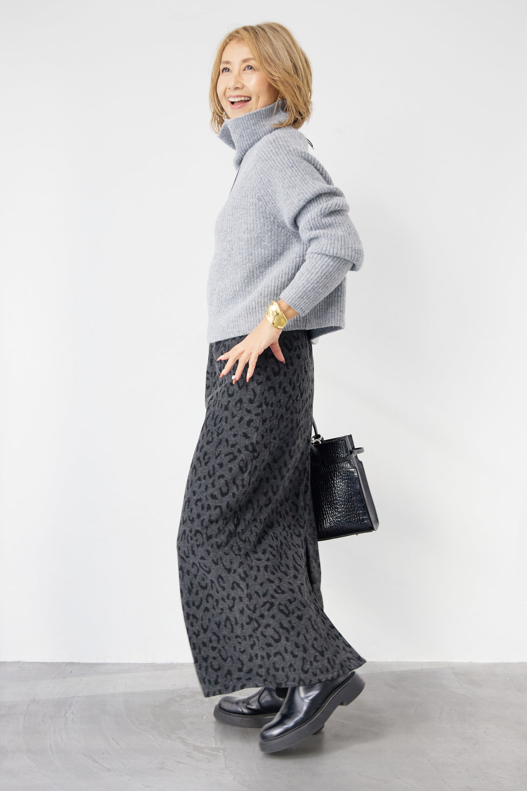 ウール混リブタートルショートニット