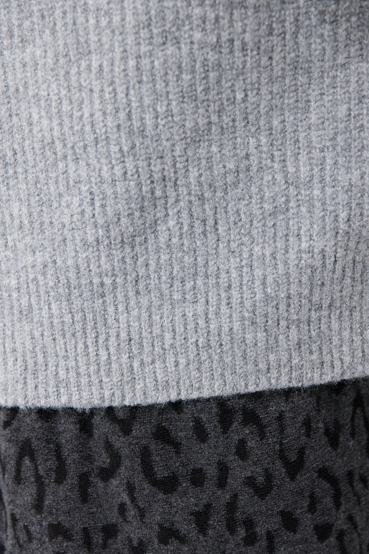 ウール混リブタートルショートニット