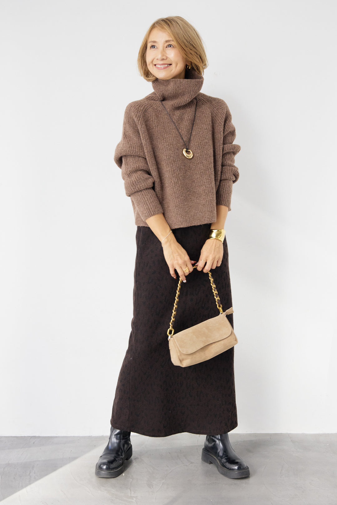 ウール混リブタートルショートニット