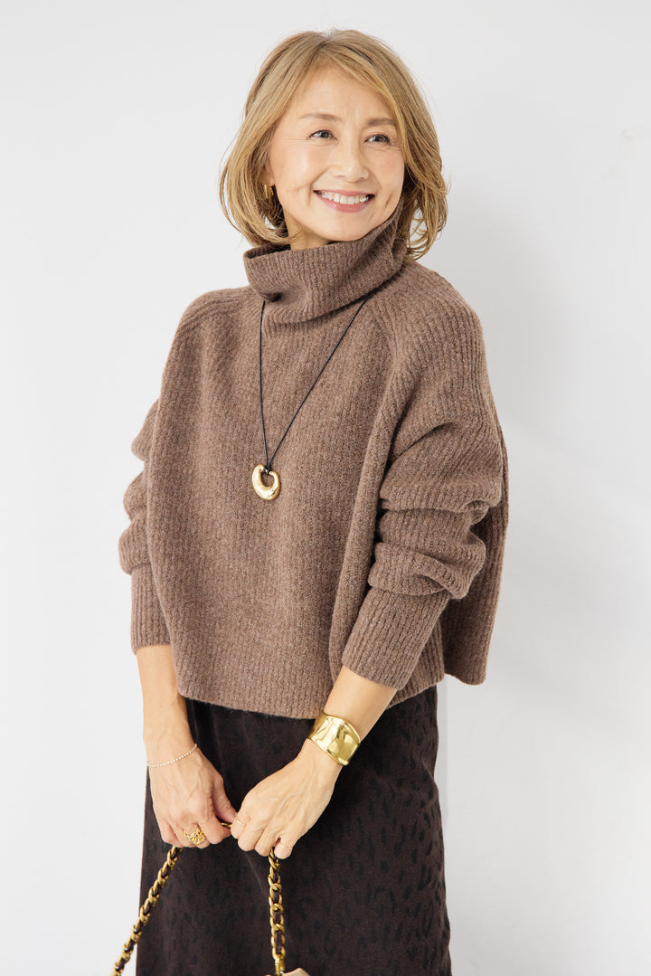 ウール混リブタートルショートニット