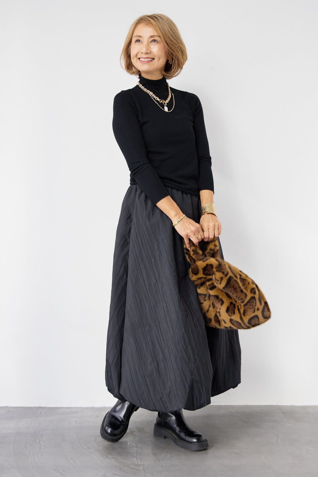 ロールエッジタートルニット