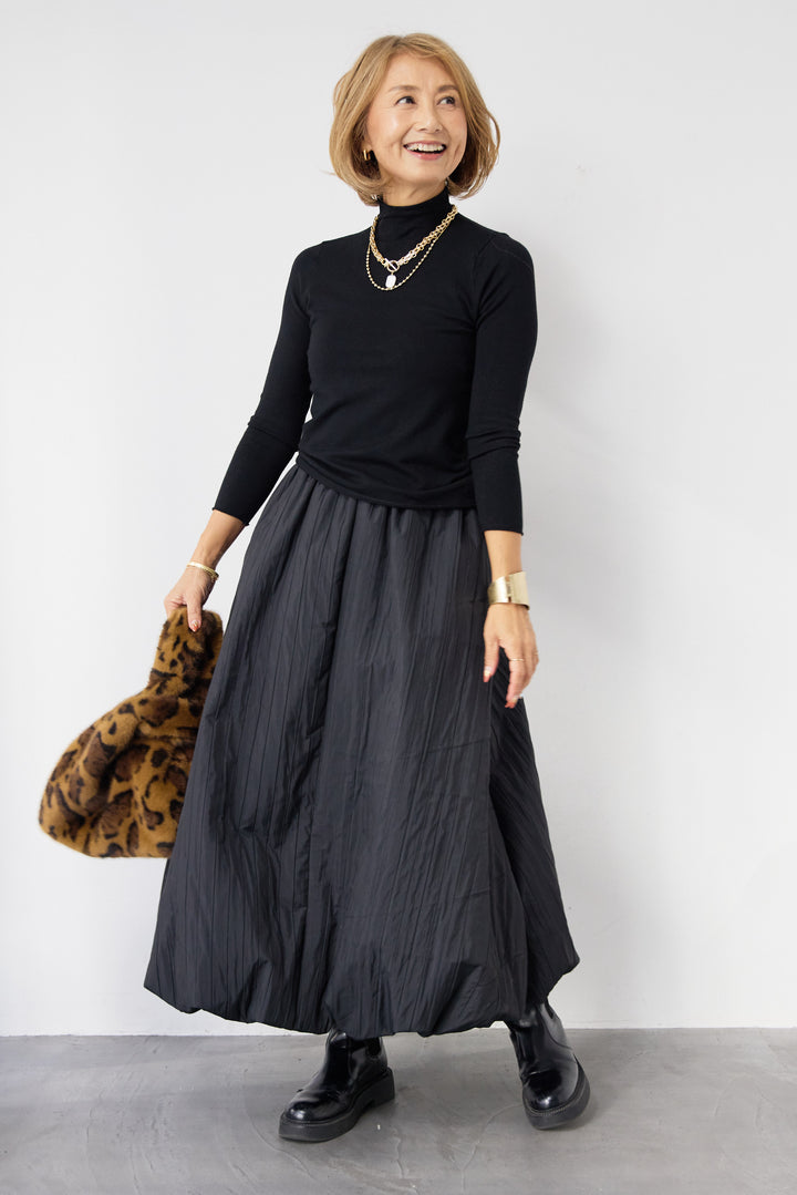 ロールエッジタートルニット