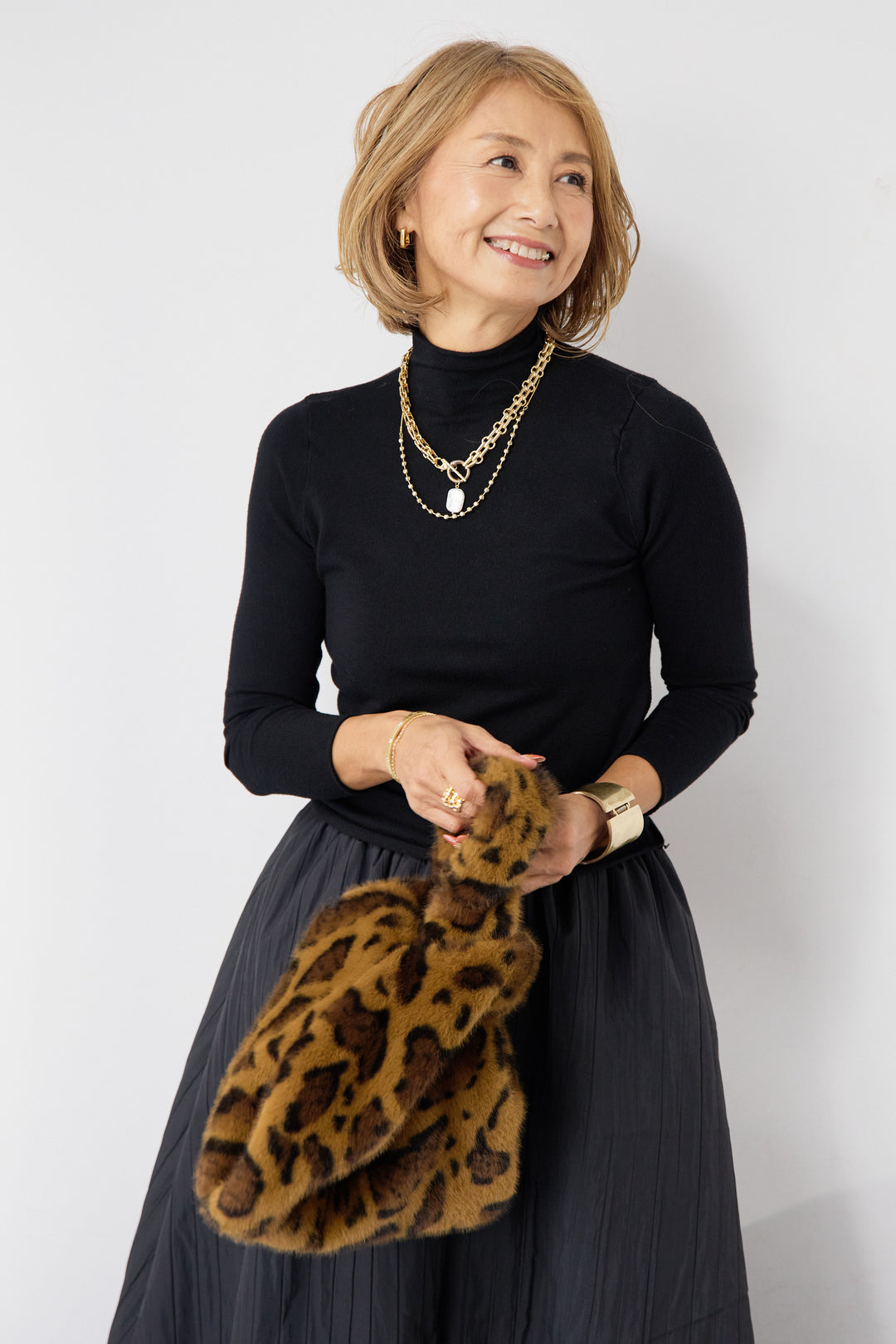 ロールエッジタートルニット