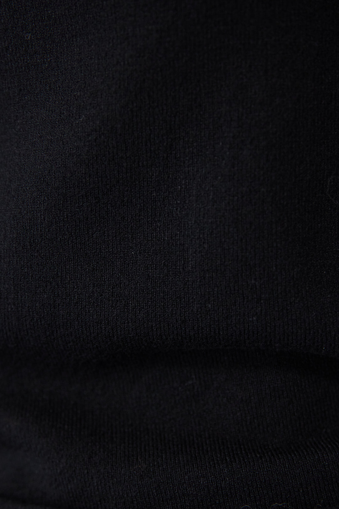 ロールエッジタートルニット