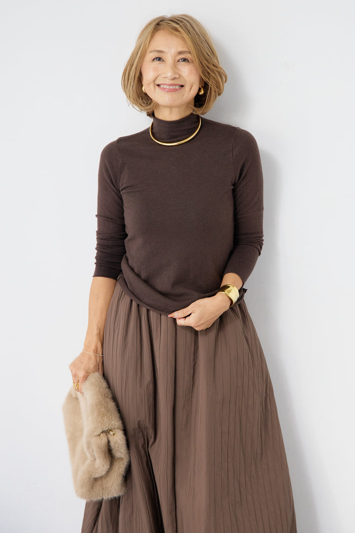 ロールエッジタートルニット