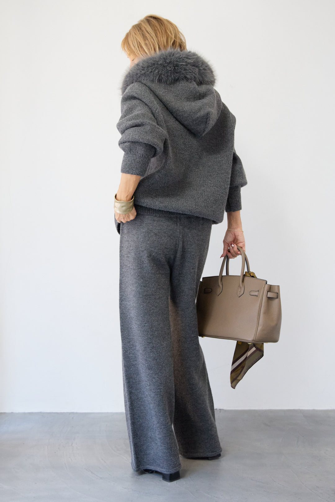 ファーフードジップニットパーカーセットアップ