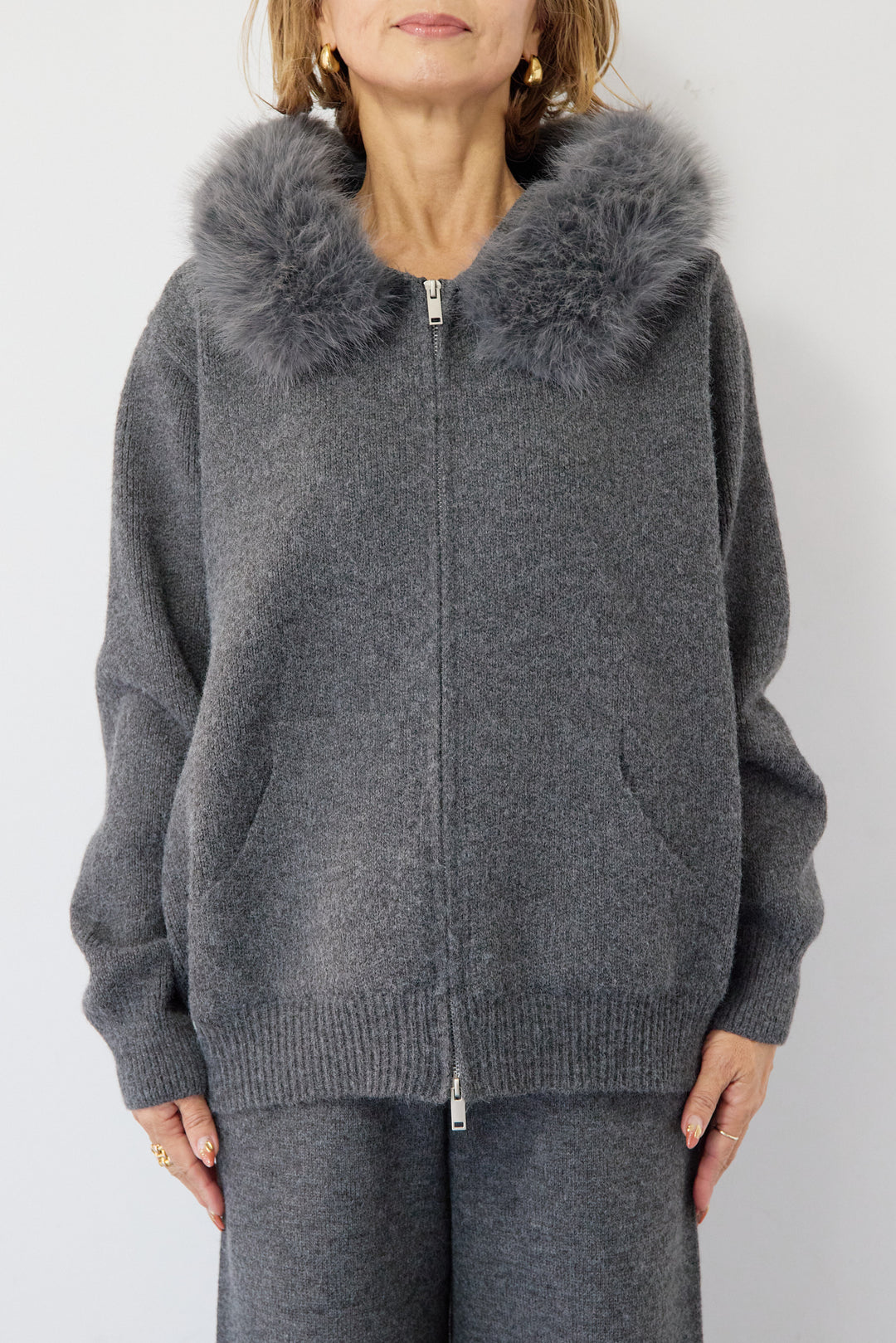 ファーフードジップニットパーカーセットアップ