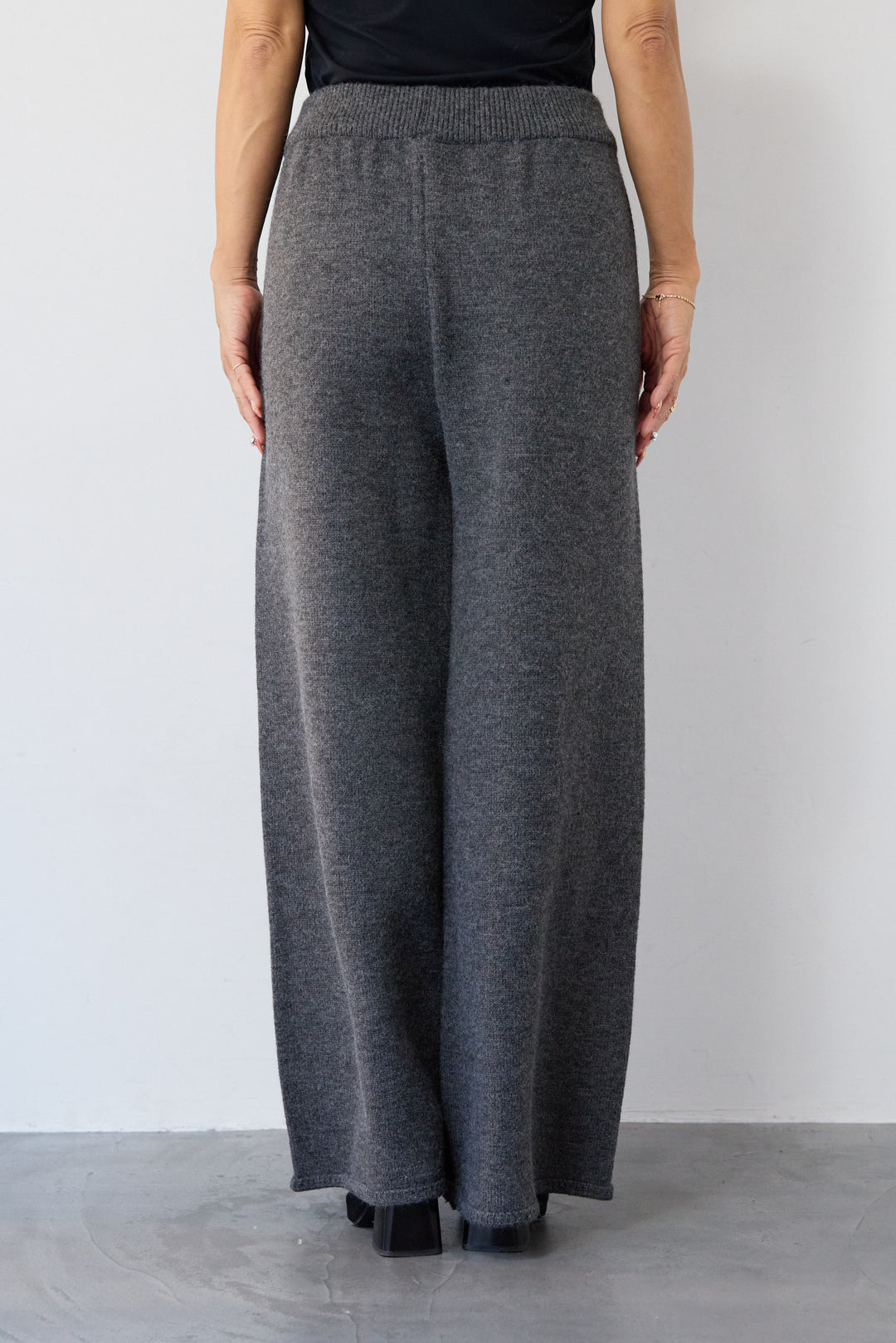 ファーフードジップニットパーカーセットアップ