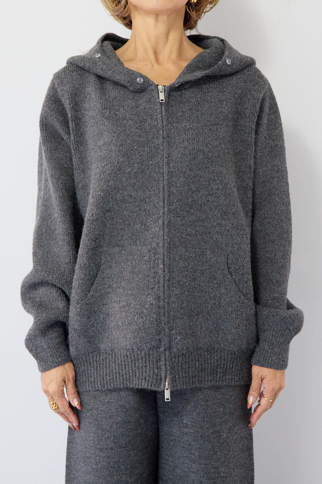 ファーフードジップニットパーカーセットアップ