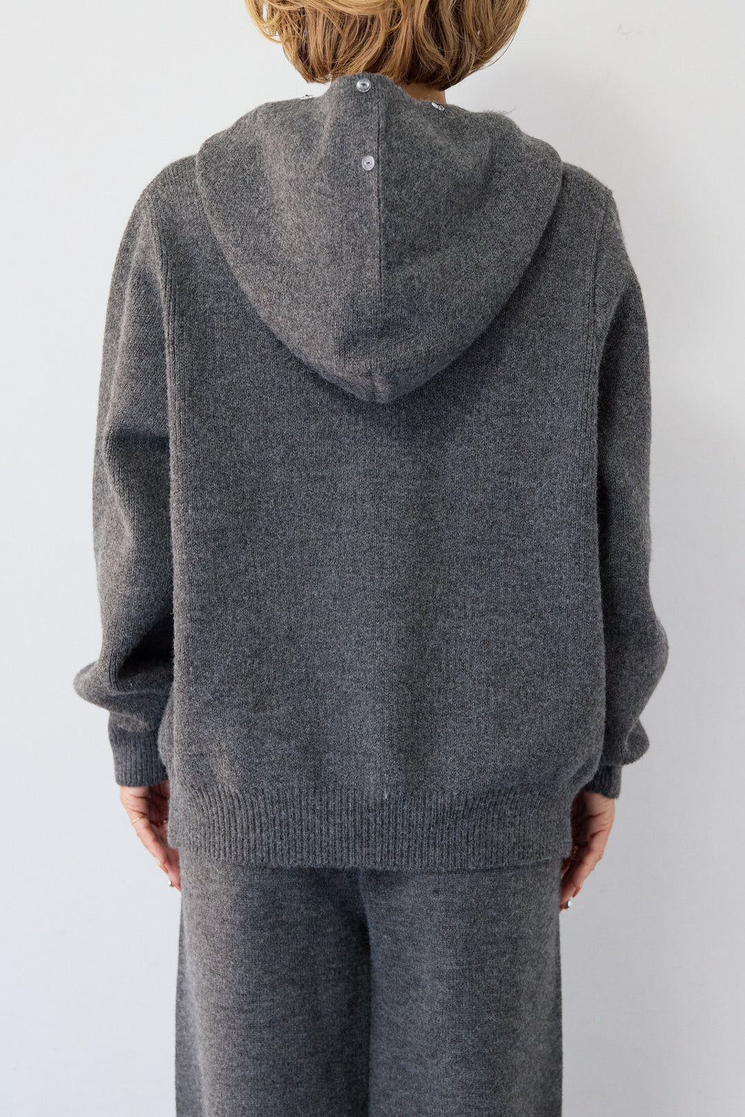 ファーフードジップニットパーカーセットアップ