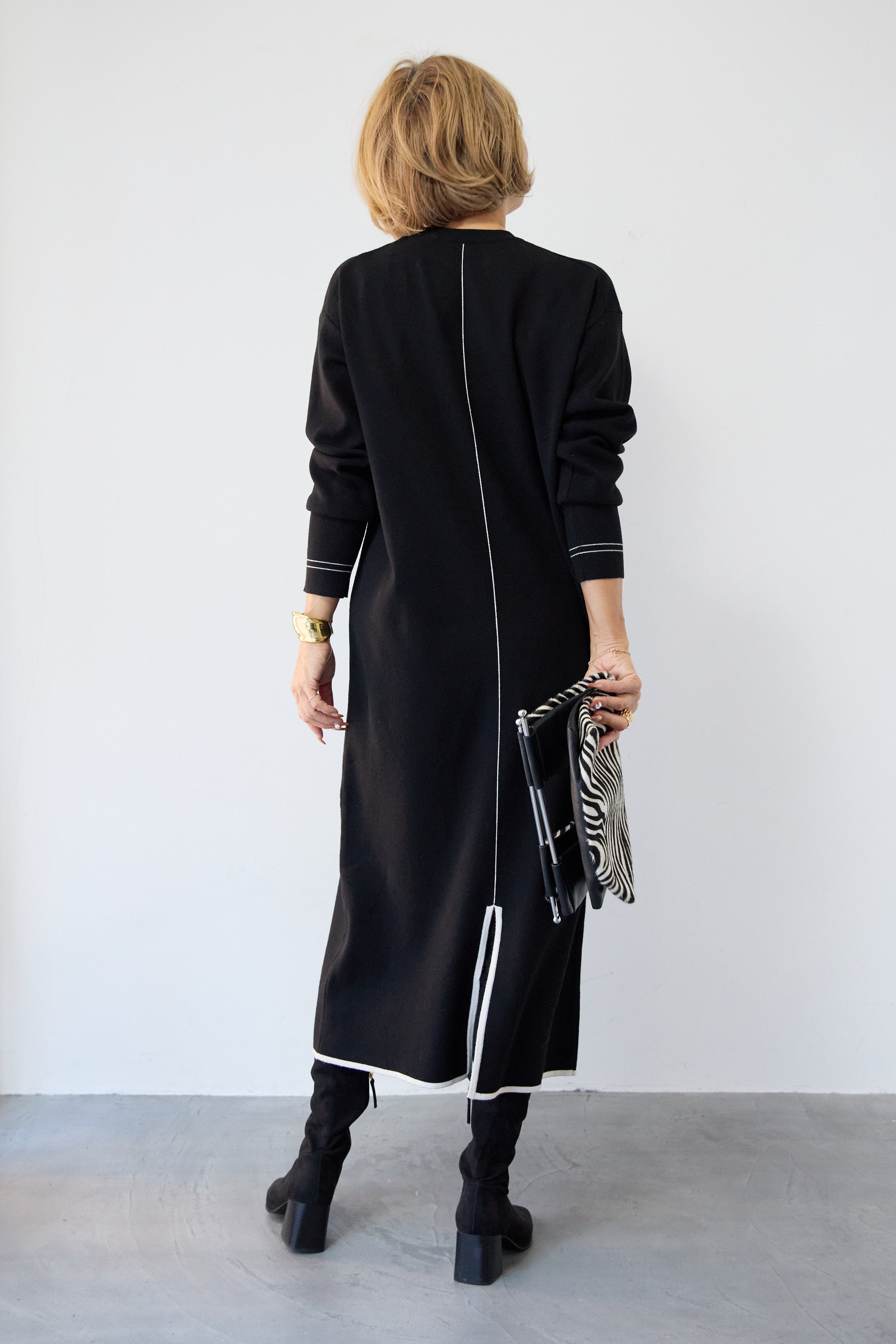 2984y美品 プラスオトハ やわもちニットライン入りワンピース 防静電気 2984y美品 プラスオトハ やわもちニットライン入りワンピース 防静電気