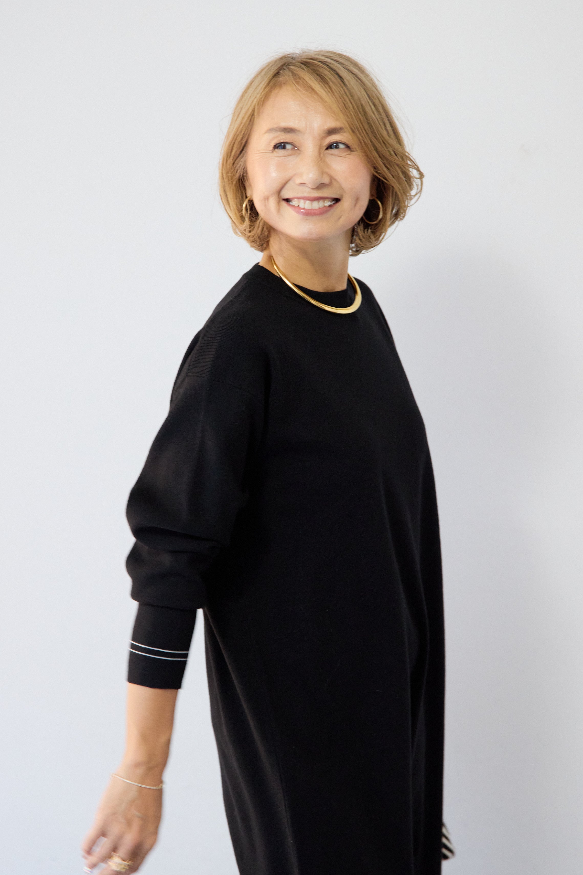 防静電気】配色ラインやわもちニットクルーネックワンピース – plusotoha