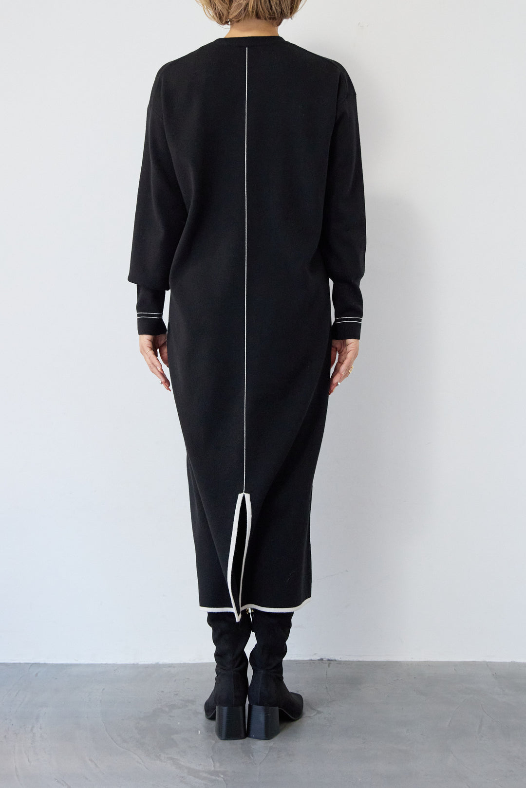 【防静電気】配色ラインやわもちニットクルーネックワンピース