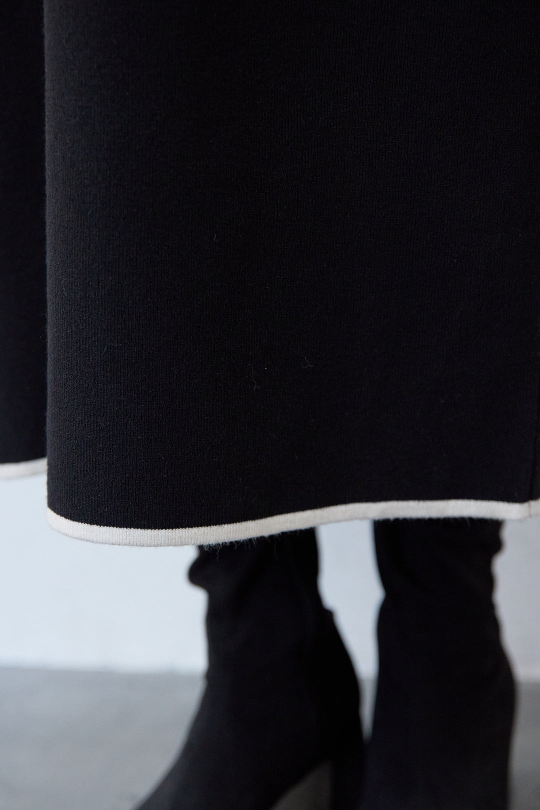 【防静電気】配色ラインやわもちニットクルーネックワンピース