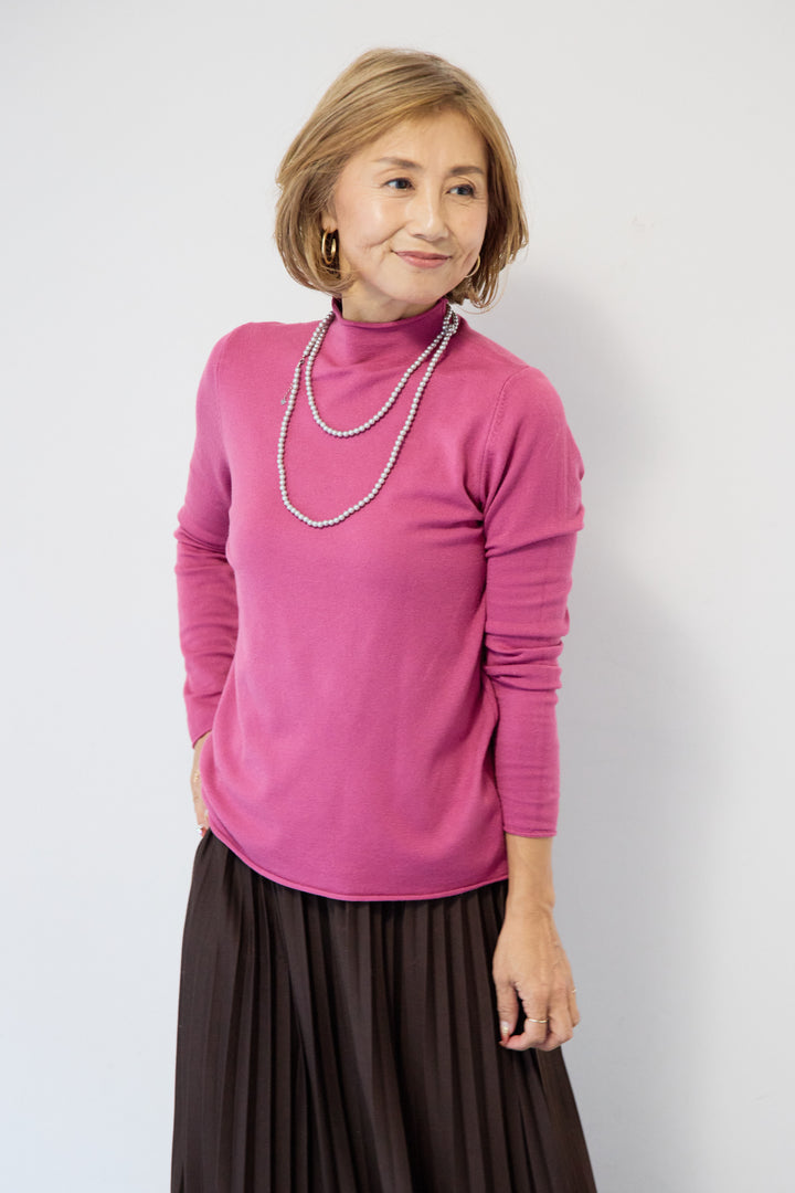 ロールエッジタートルニット