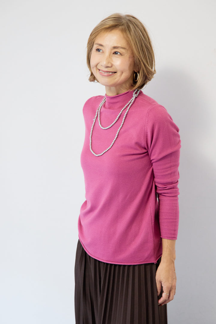 ロールエッジタートルニット