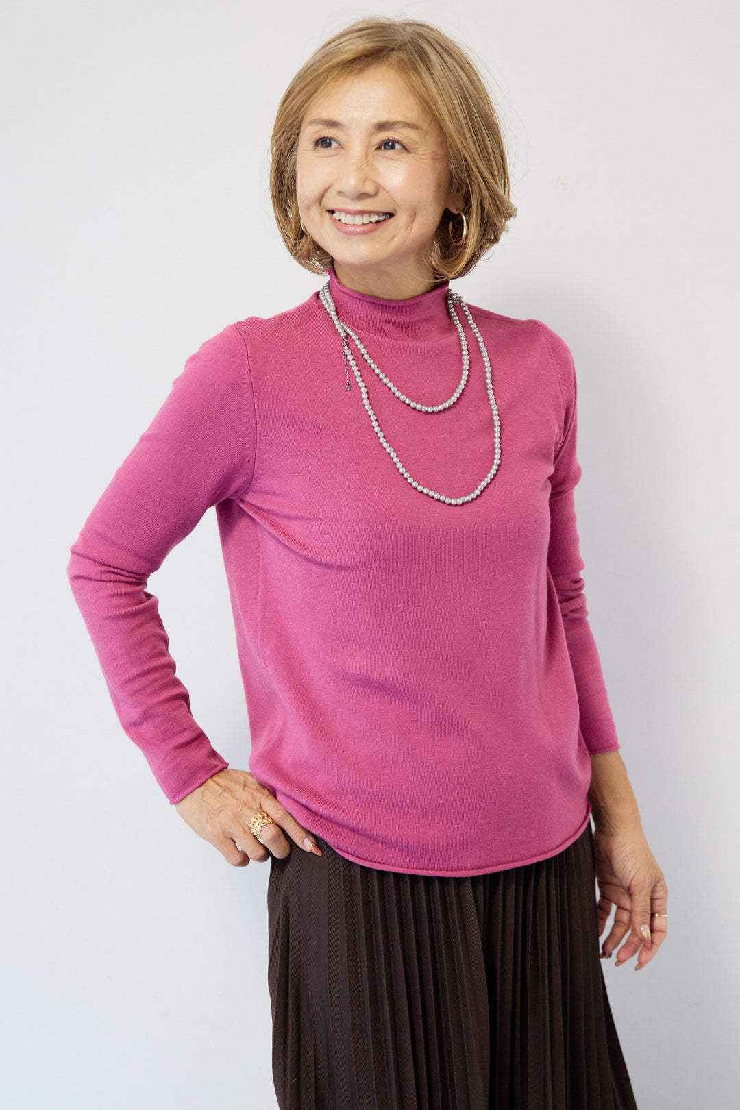 ロールエッジタートルニット