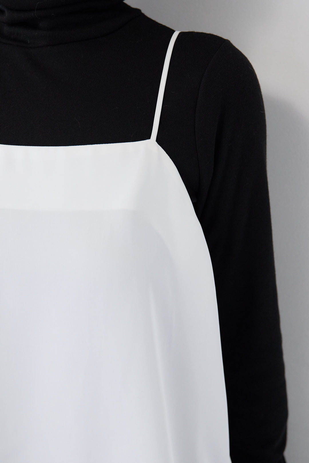 裾レースキャミソール