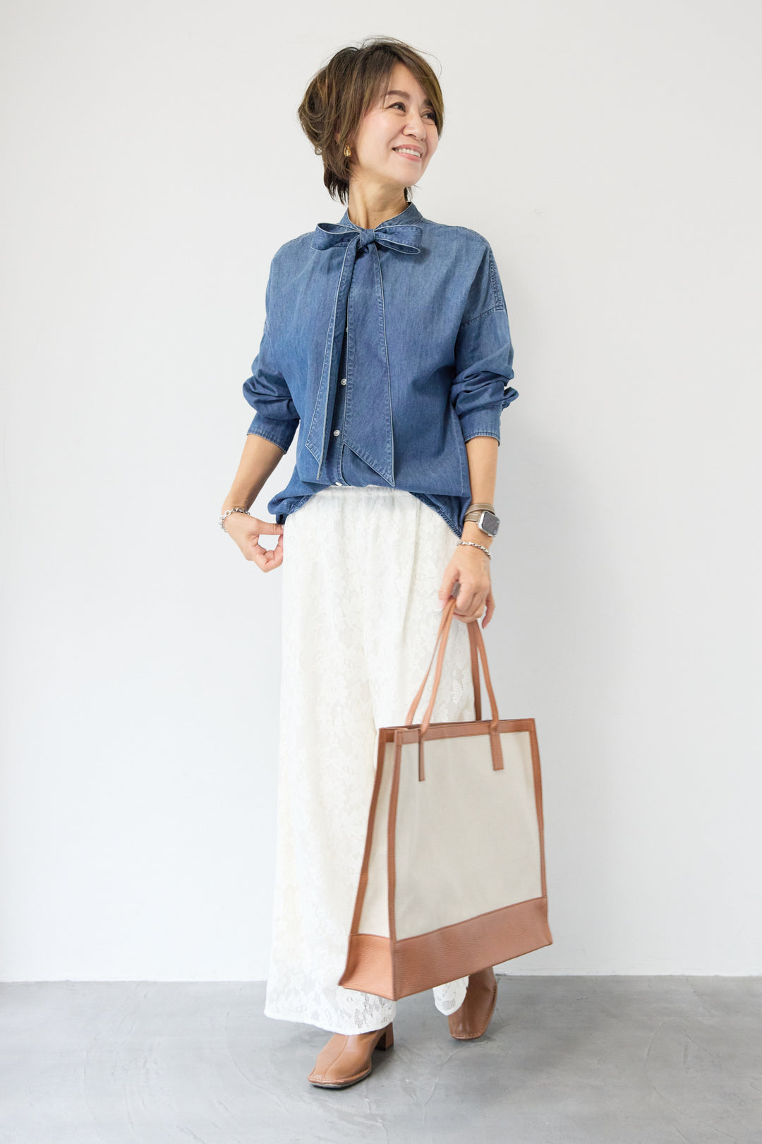 フラワーエンブロイダリーワイドパンツ