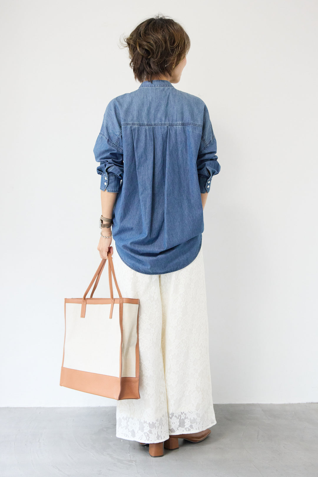 フラワーエンブロイダリーワイドパンツ