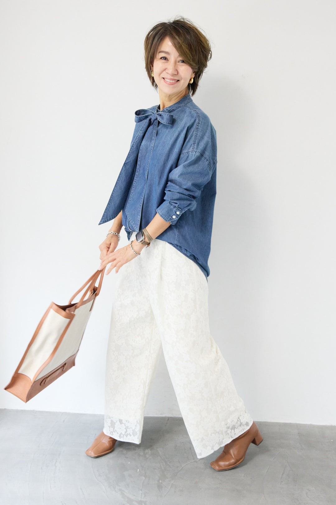 フラワーエンブロイダリーワイドパンツ