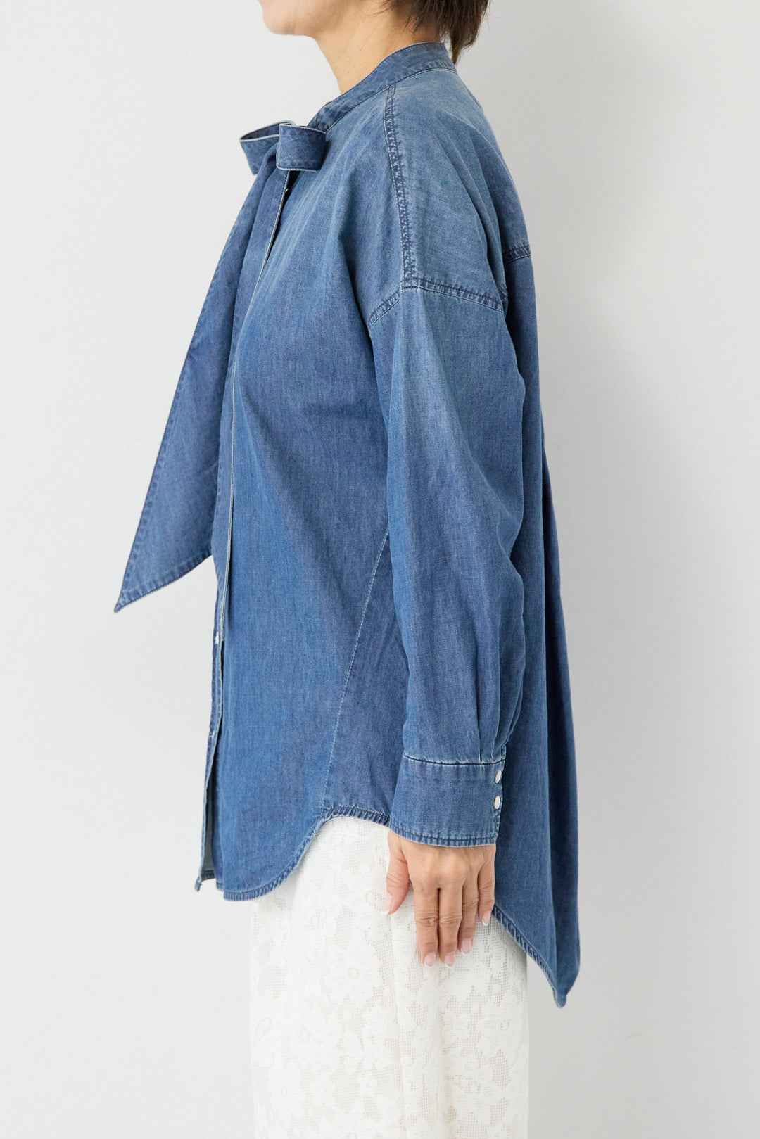 ボウタイデニムシャツ