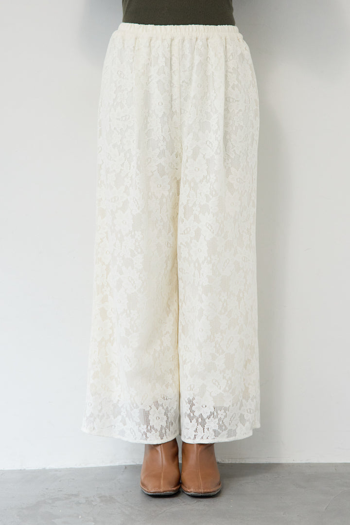 フラワーエンブロイダリーワイドパンツ