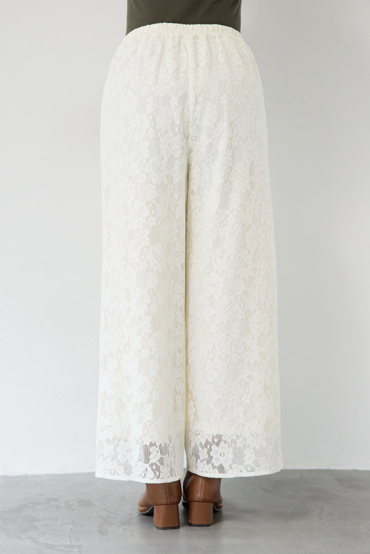 フラワーエンブロイダリーワイドパンツ