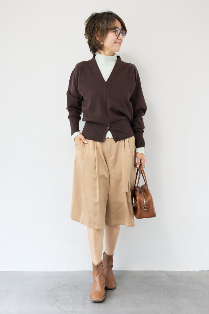 ベーシックVネックコンパクトニット