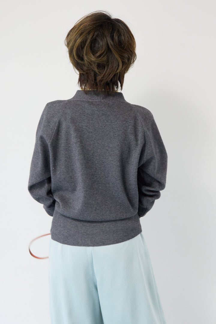 ベーシックVネックコンパクトニット