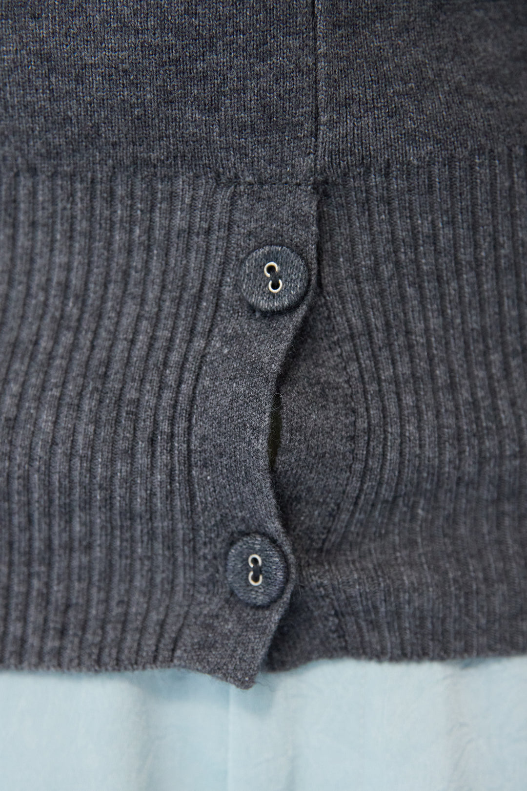 ベーシックVネックコンパクトニット