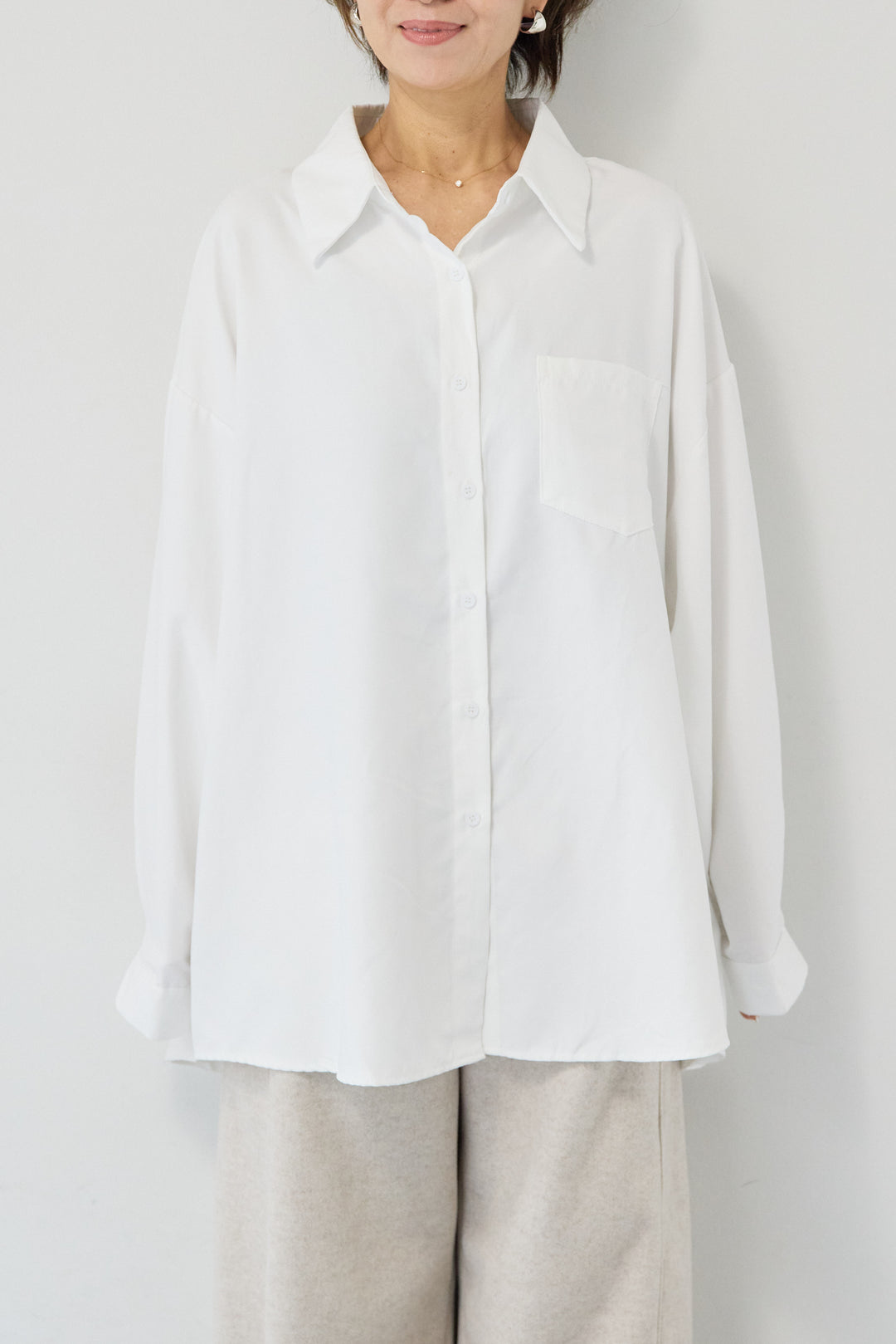 バックドロストシャツ