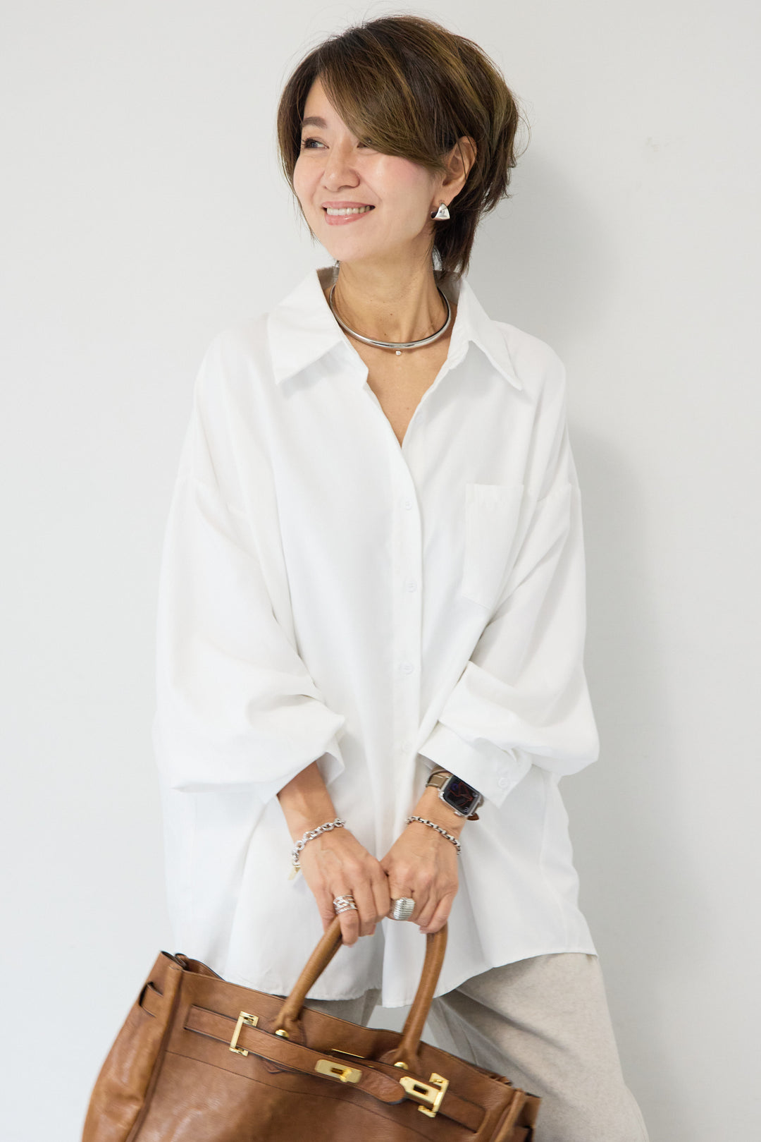 バックドロストシャツ