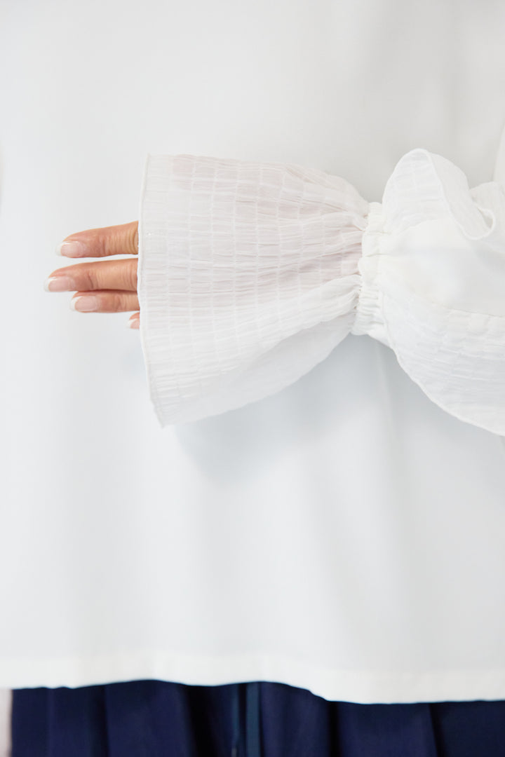 ラッフルスリーブブラウス