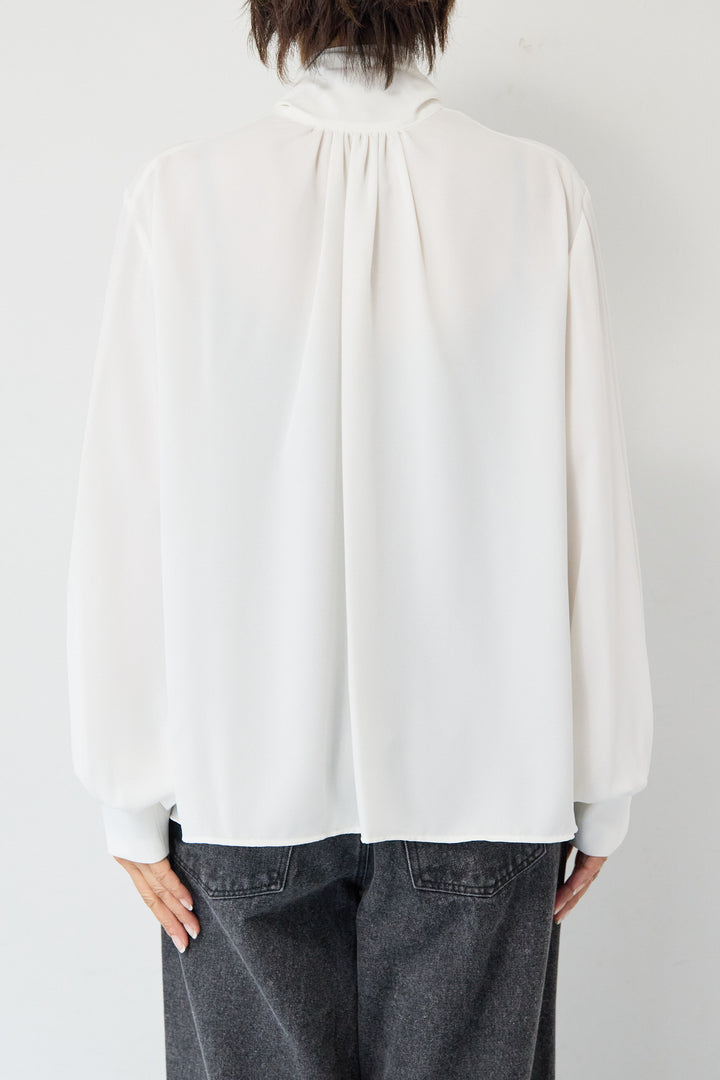 ボウタイブラウス