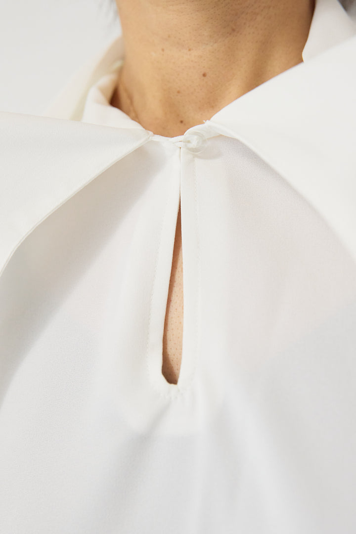 ボウタイブラウス