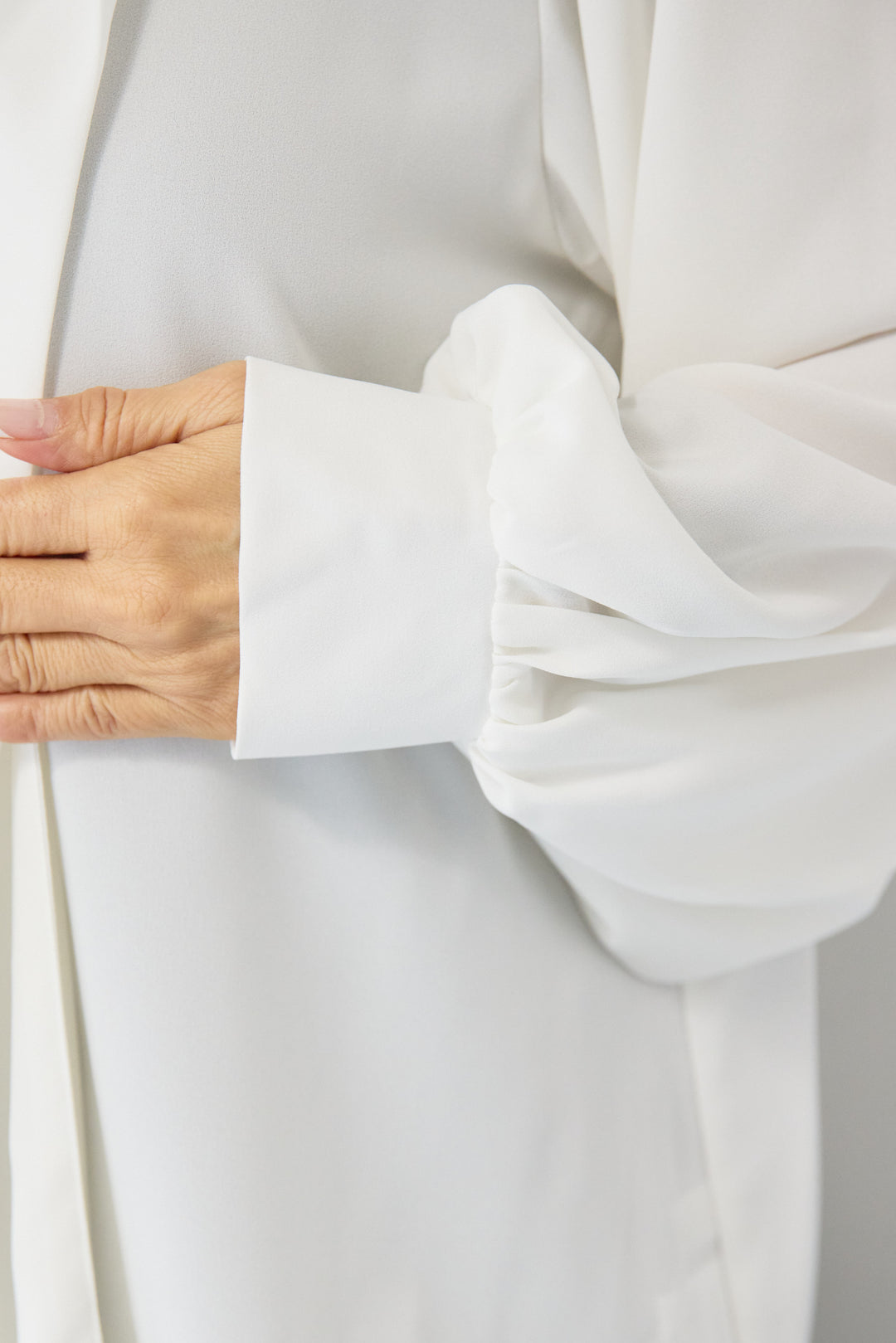 ボウタイブラウス