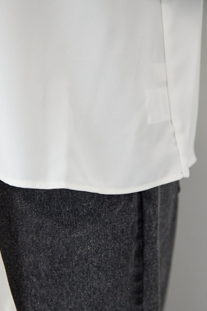 ボウタイブラウス