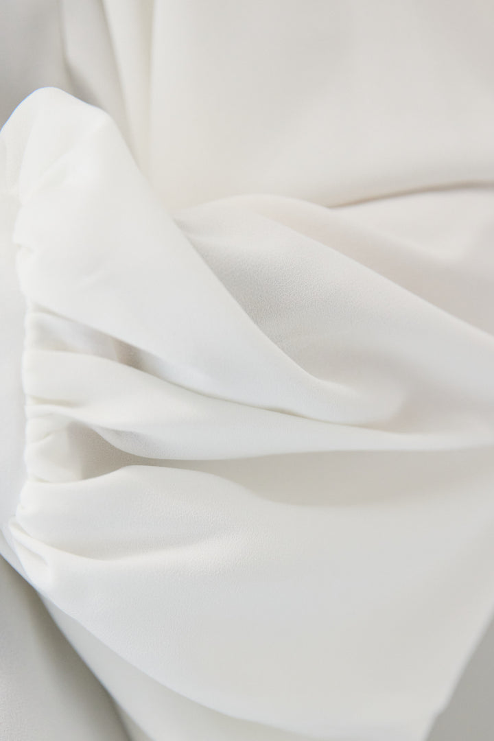 ボウタイブラウス