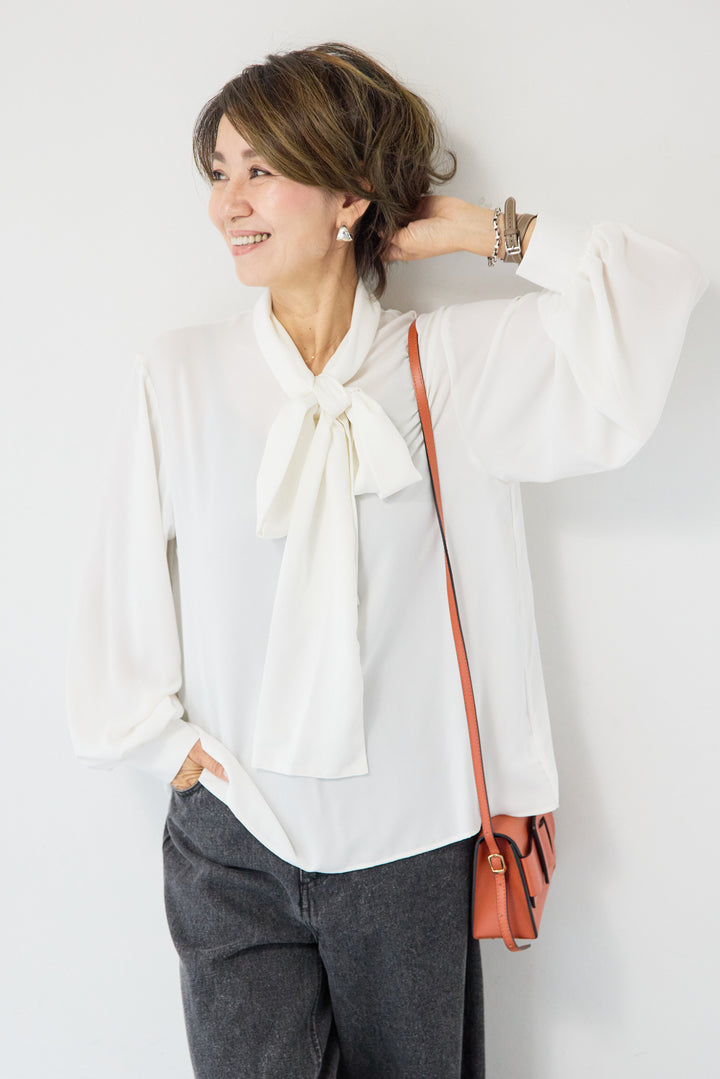 ボウタイブラウス