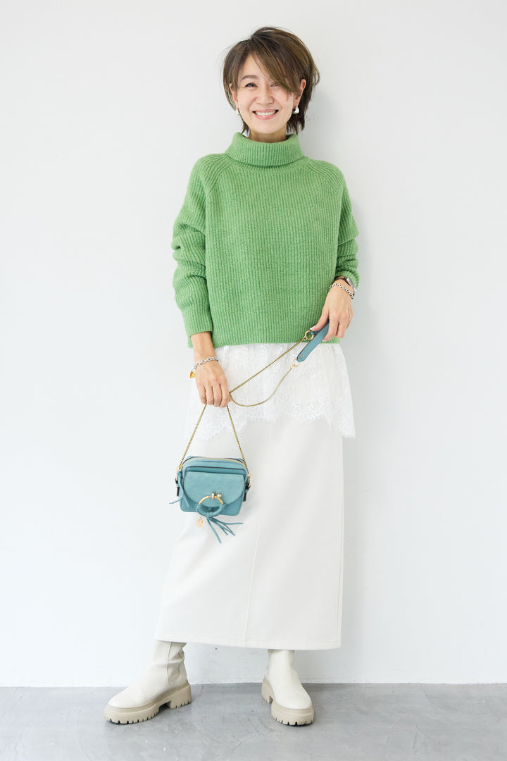 ウール混リブタートルショートニット