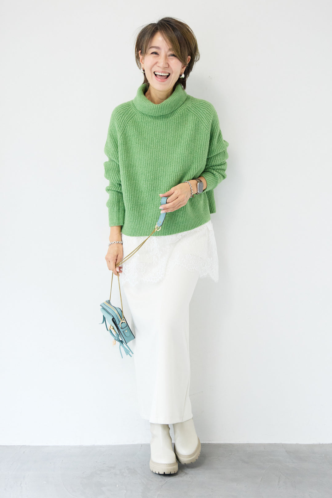 ウール混リブタートルショートニット